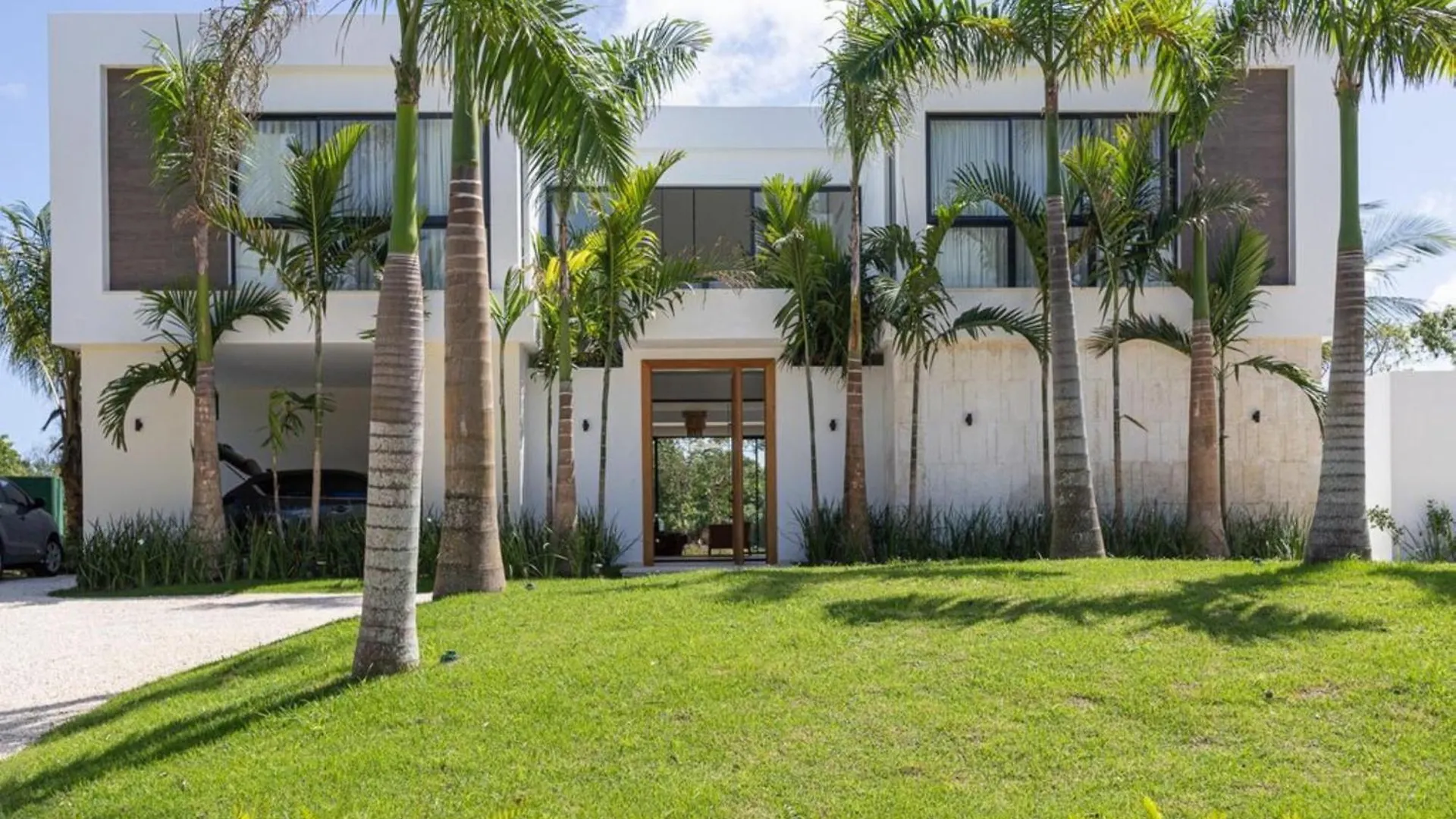 Located In One Of The Most Exclusive Areas Punta Cana Apartment